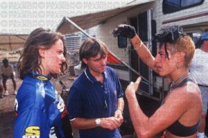 CAROLINE CHAUSSON RECEIVES CONSOLATION FROM MISSY GIOVE SHORTLY AFTER LOSING THE OVERALL TITLE. HAWAII, USA. GRUNDIG DOWNHILL WORLD CUP FINALS 1996