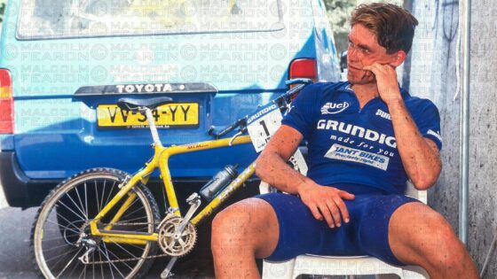 RUNE HOYDAHL SITS ALONE AFTER A DOUBLE PUNCTURE ENDED HIS RACE E CHANCES OF THE OVERALL TITLE. ROME, ITALY. GRUNDIG WORLD CUP FINALS 1995