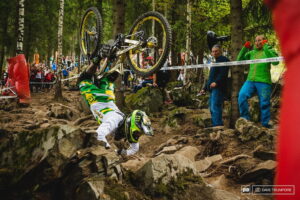 SAM HILL FALLS DOWN HAFJELL 2014 WORLD DH ELITE MASCHILE