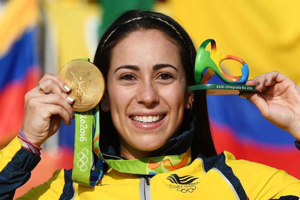 MARIANA PAJON VINCE OLYMPIC TITLE BMX RIO 2016