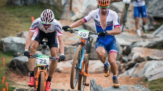 PETER SAGAN E MARCO AURELIO FONTANA, BOTH WITH FLAT TIRE