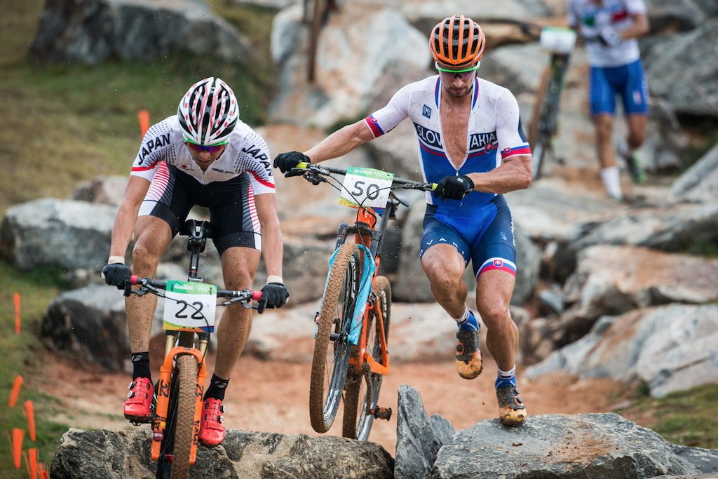 PETER SAGAN E MARCO AURELIO FONTANA, BOTH WITH FLAT TIRE