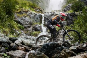 ©Enduro World Series - Isabeau Courdurier EWS Zermatt 2020