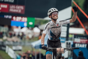 Loana Lecomte vince World Cup Les Gets XCO 2021
