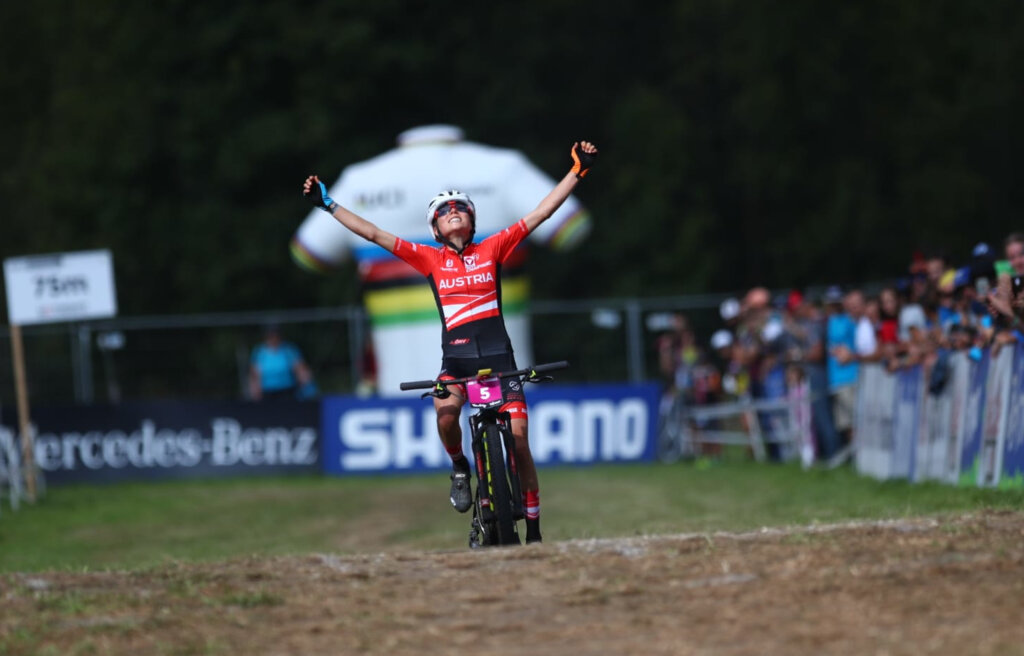 Mona MITTERWALLNER Campione del mondo U23 Women 2021 XCO