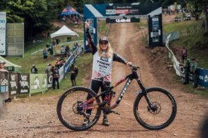 Valentina Holl vince World Cup Snowshoe DH 2021