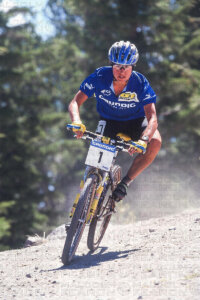 ©Malcolm Fearon - JULIANA FURTADO CELEBRATES WITH SPECTATORS AS SHE WINS AT VERMONT, USA, GRUNDIG WORLD CUP 1995