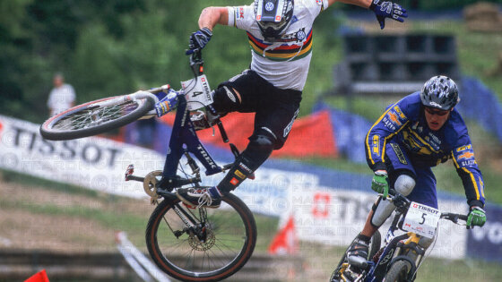 ©Malcolm Fearon - WADE BOOTES AND STEVE PEAT CRASH MONT STE ANNE, CANADA. TISSOT MOUNTAIN BIKE WORLD CUP 2000