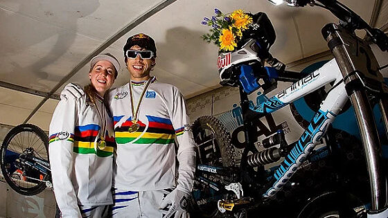 Atherton-Commençal-Supreme-DH-2008