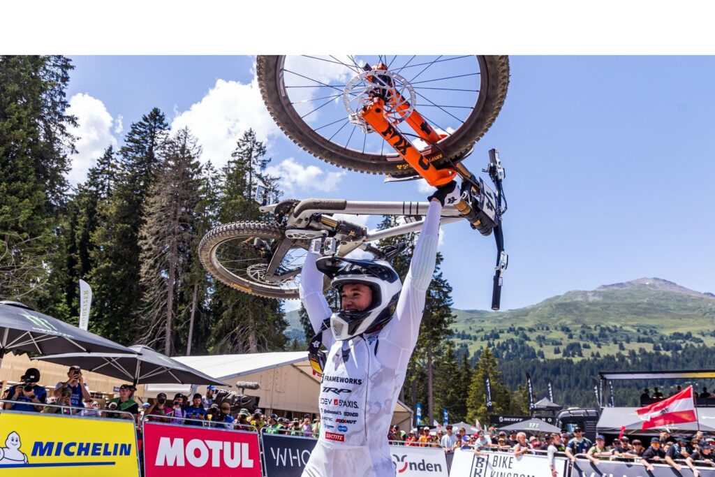 Anna-Newkirk-donne-DH-lenzerheide