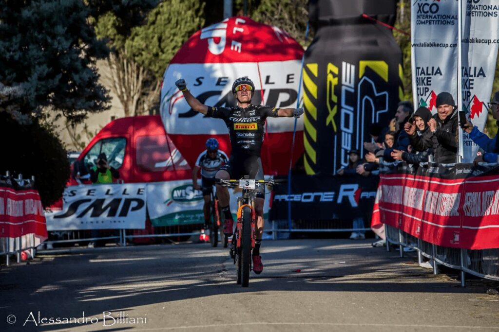 Simone Avondetto vince a Verona MTB International