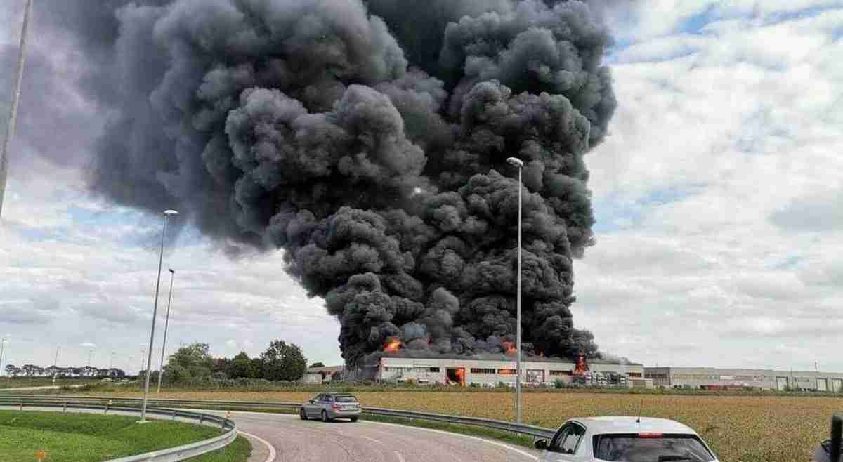 incendio bottecchia in fiamme