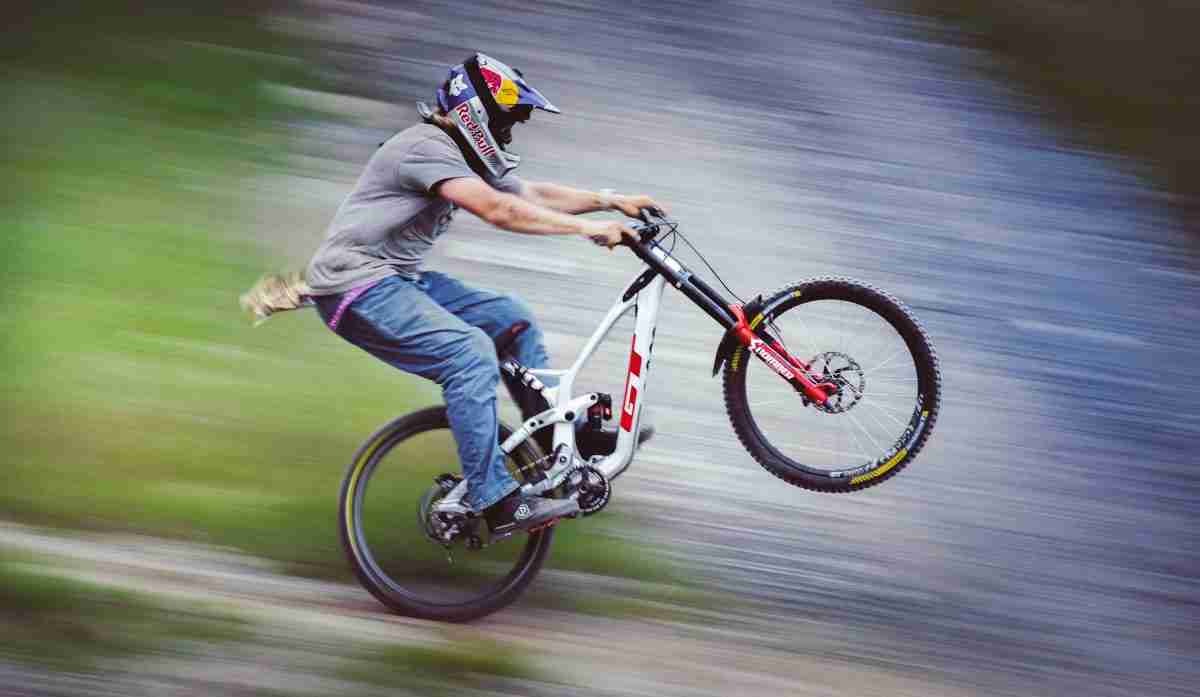 brage-vestavik-sound-of-speed-wheelie