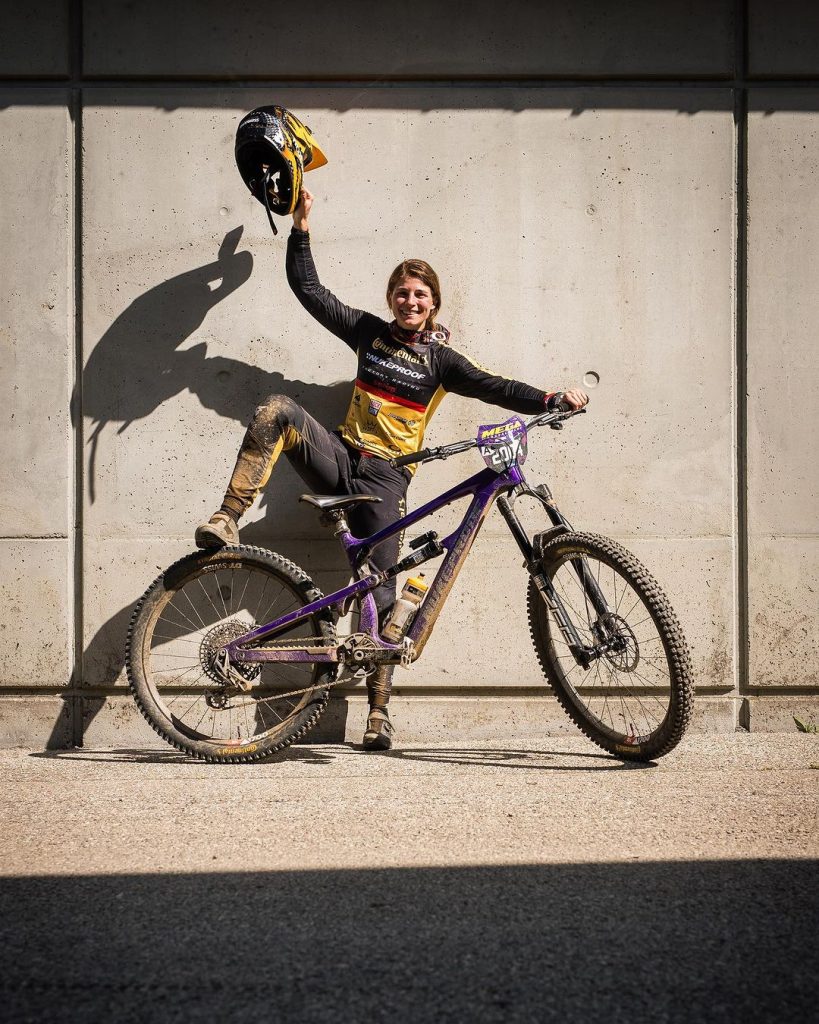 Megavalanche 2023 Hugo Pigeon mocks Damien Oton 365mountain bikes