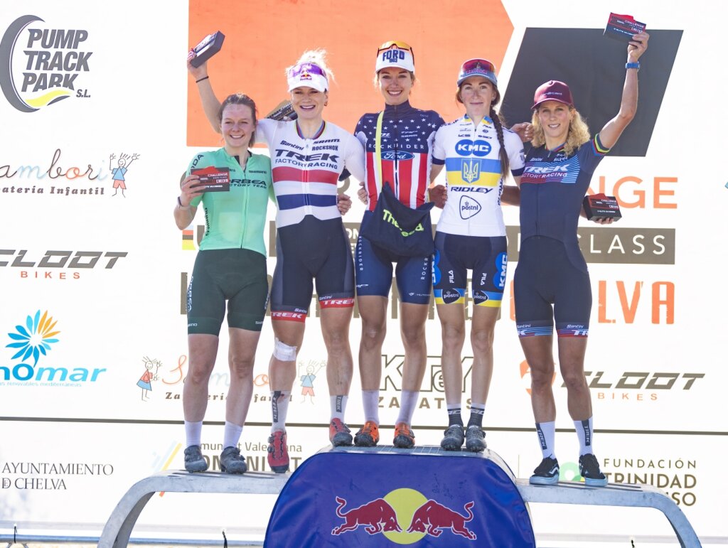 podio femminile chelva 2024