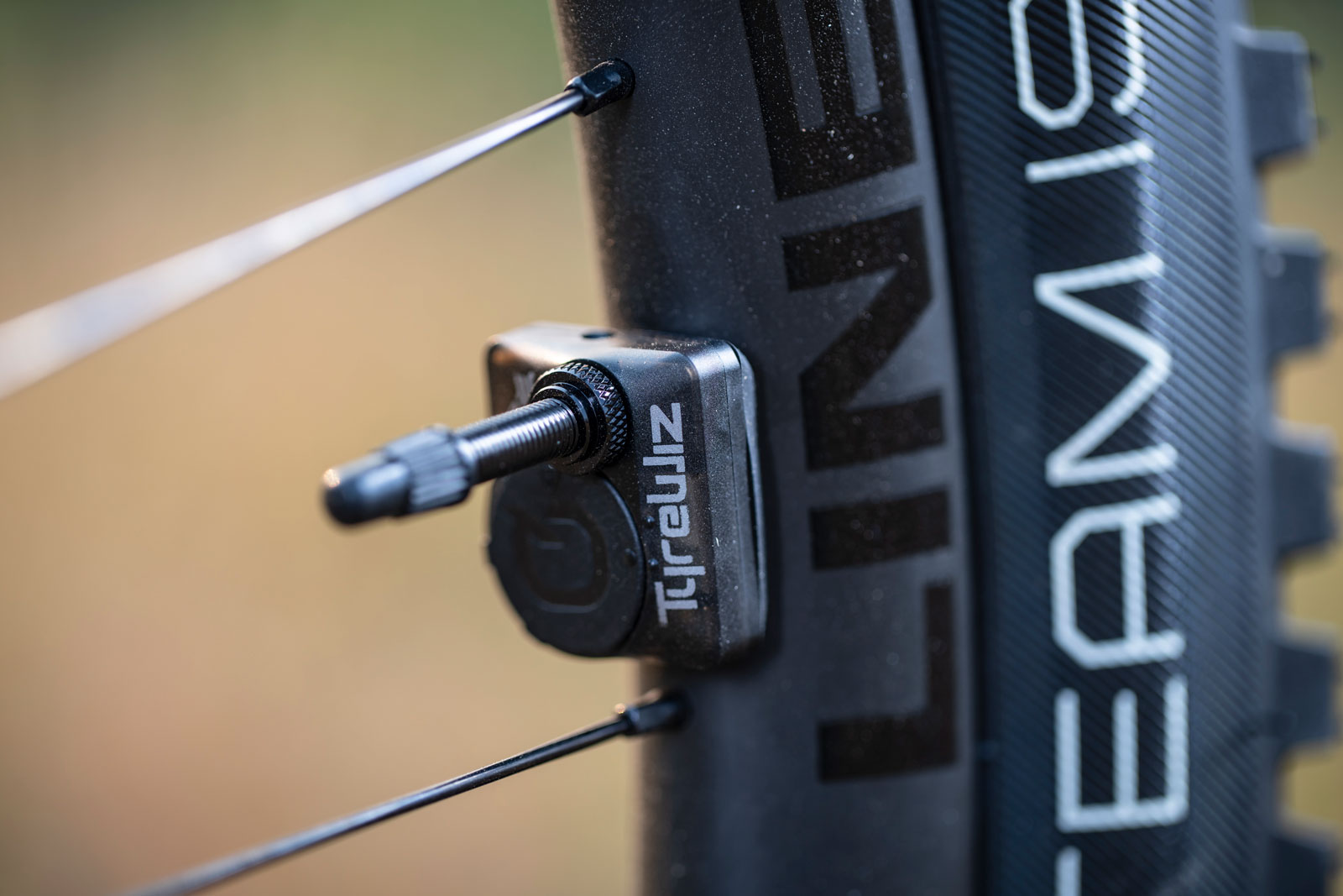 2022-trek-rail-emtb-tirewiz-2-bontrager-wheel-compatible