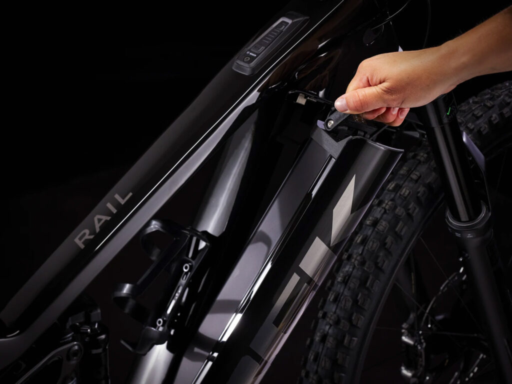 Rail98XT_23_37028_A_Alt3