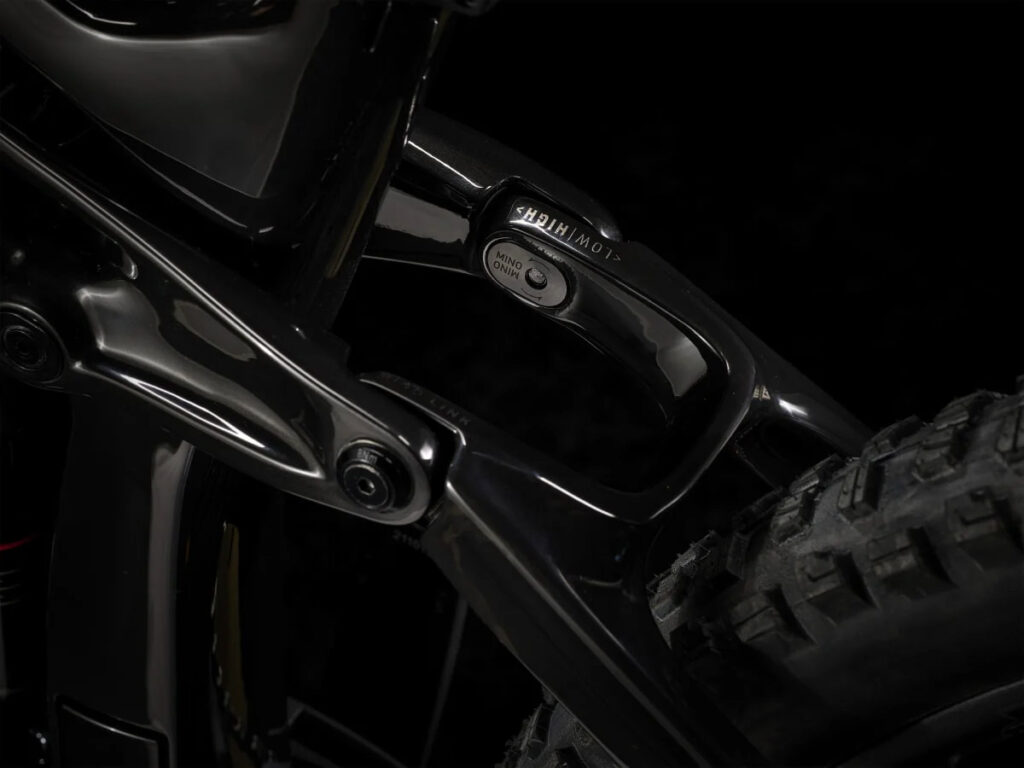 Rail98XT_23_37028_A_Alt6