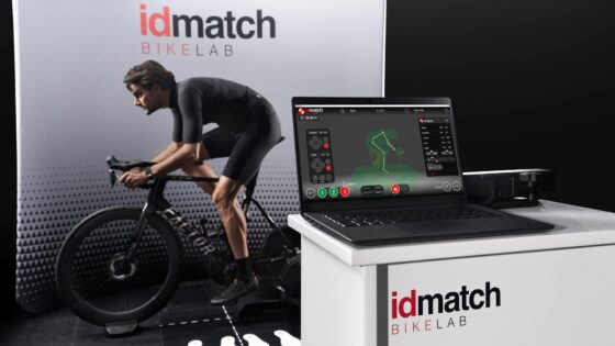 Stazione di test bike con software di analisi del movimento e postura.