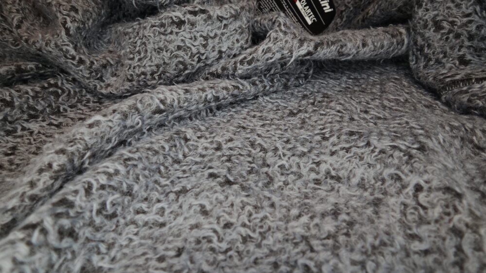 CALZETTONI IN PILE GRIGIO, TAGLIA L, MATERIA MORBIDA E CALDA.