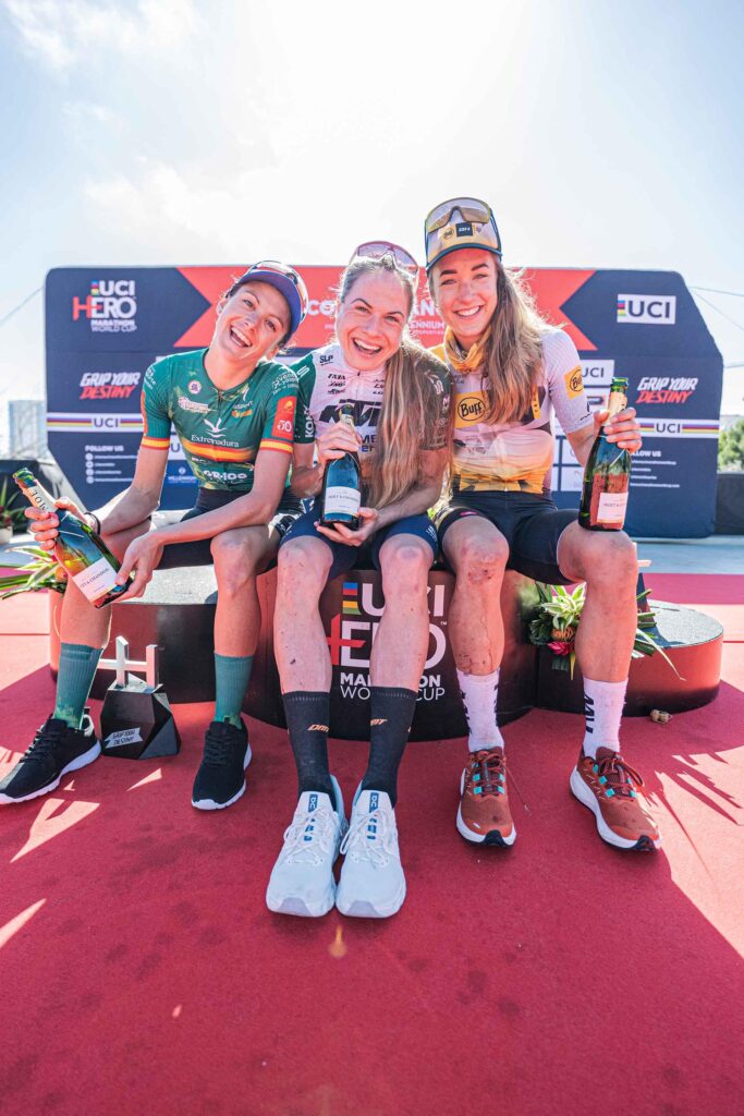 Podio Elite Women, da sinistra: Natalia Fischer, Anna Weinbeer e Rosa van Doorn / ph credit wisthaler.com