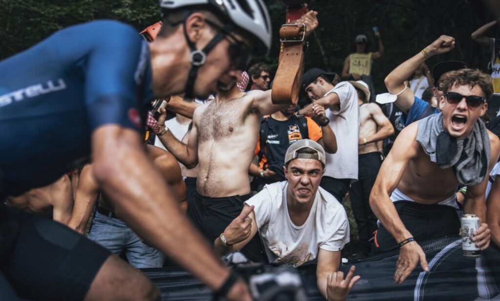  L'incitamento del pubblico di Val di Sole per Luca Braidot (Credits: Daniele Molineris)