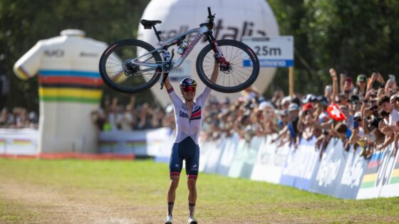 Tom Pidcock si conferma in Val di Sole il Re del Cross-country mondiale (Credits: Michele Mondini)